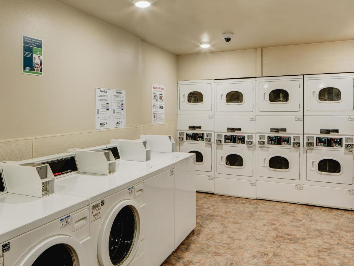Woodspring Suites Тълса Екстериор снимка