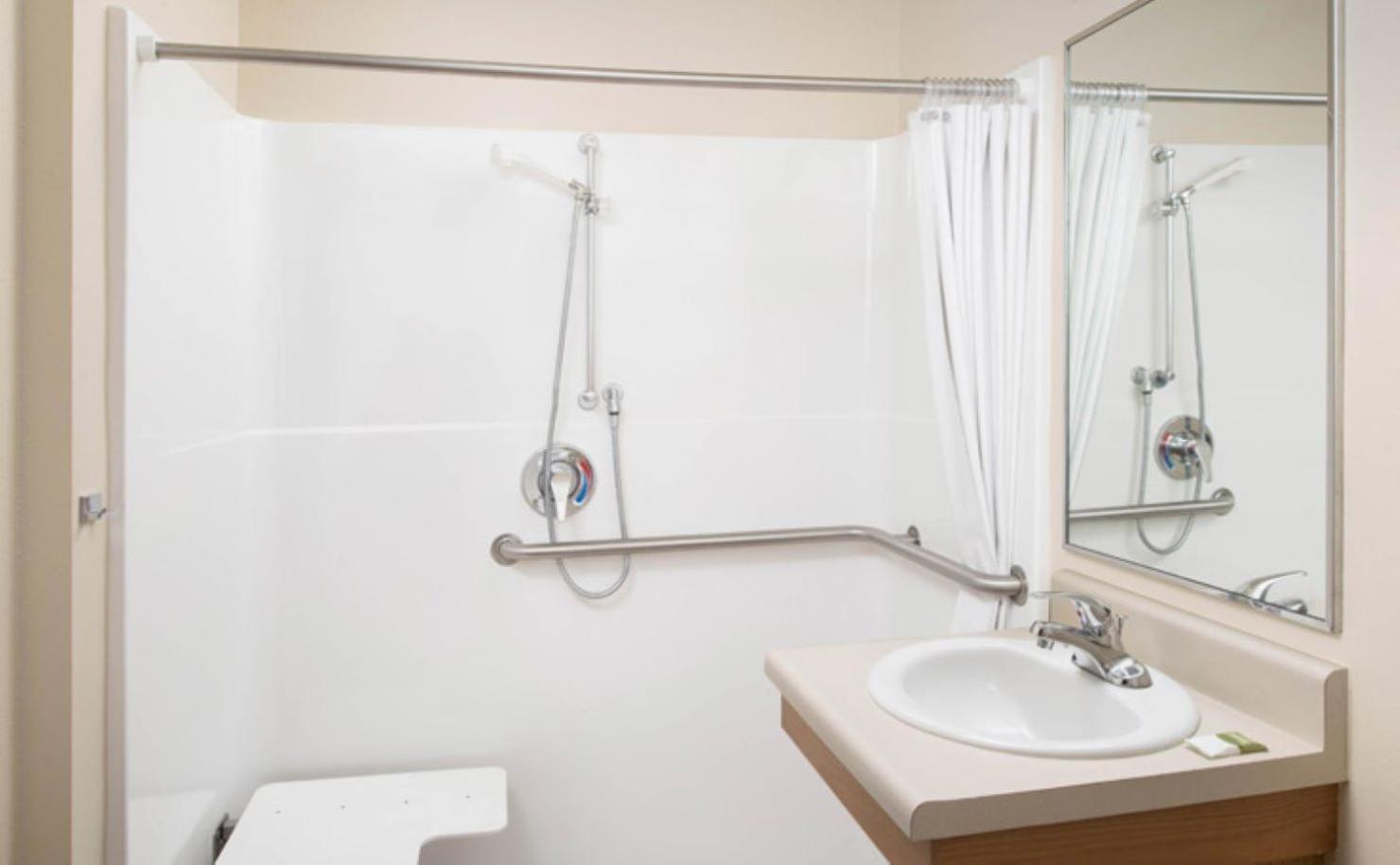 Woodspring Suites Тълса Екстериор снимка