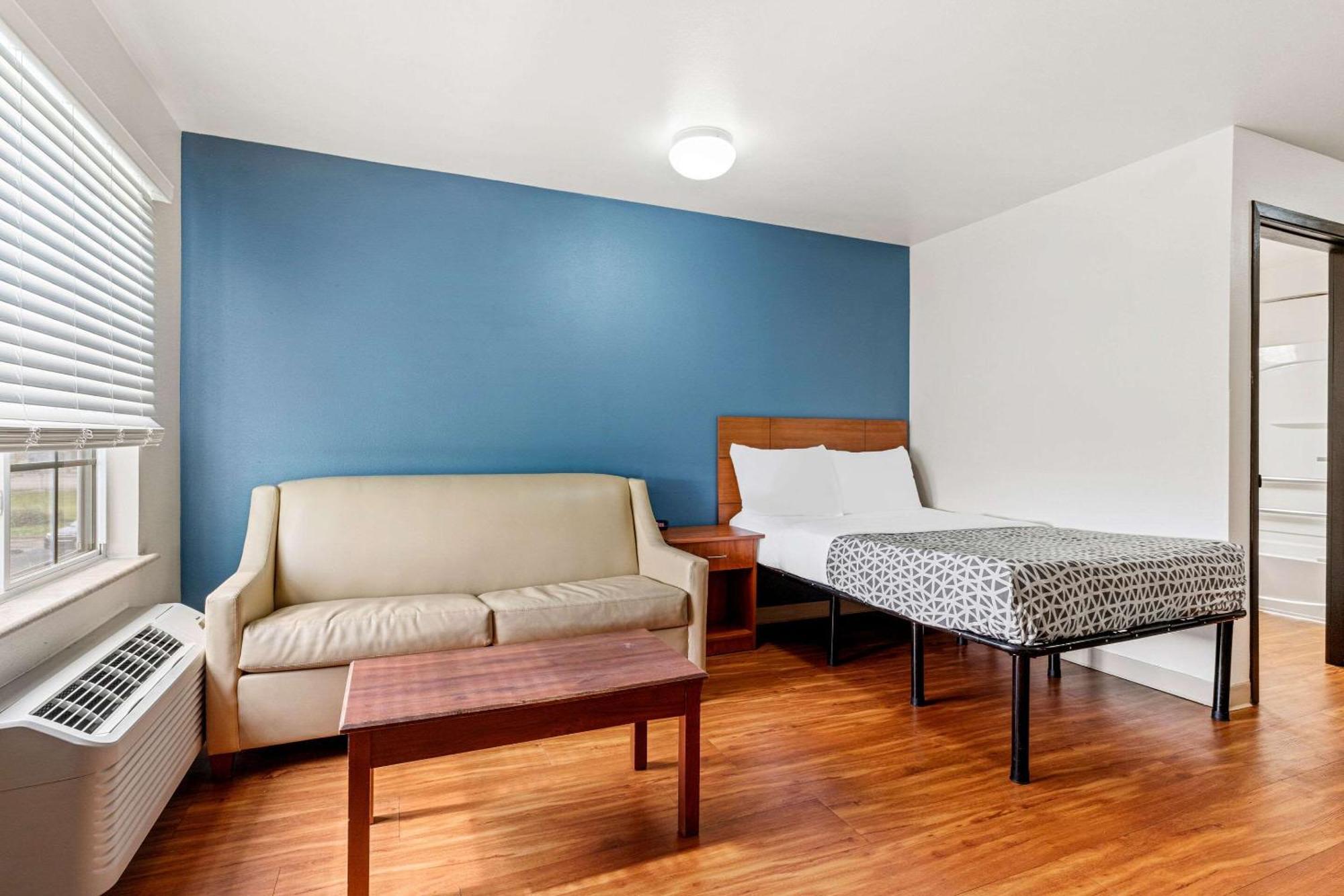Woodspring Suites Тълса Екстериор снимка