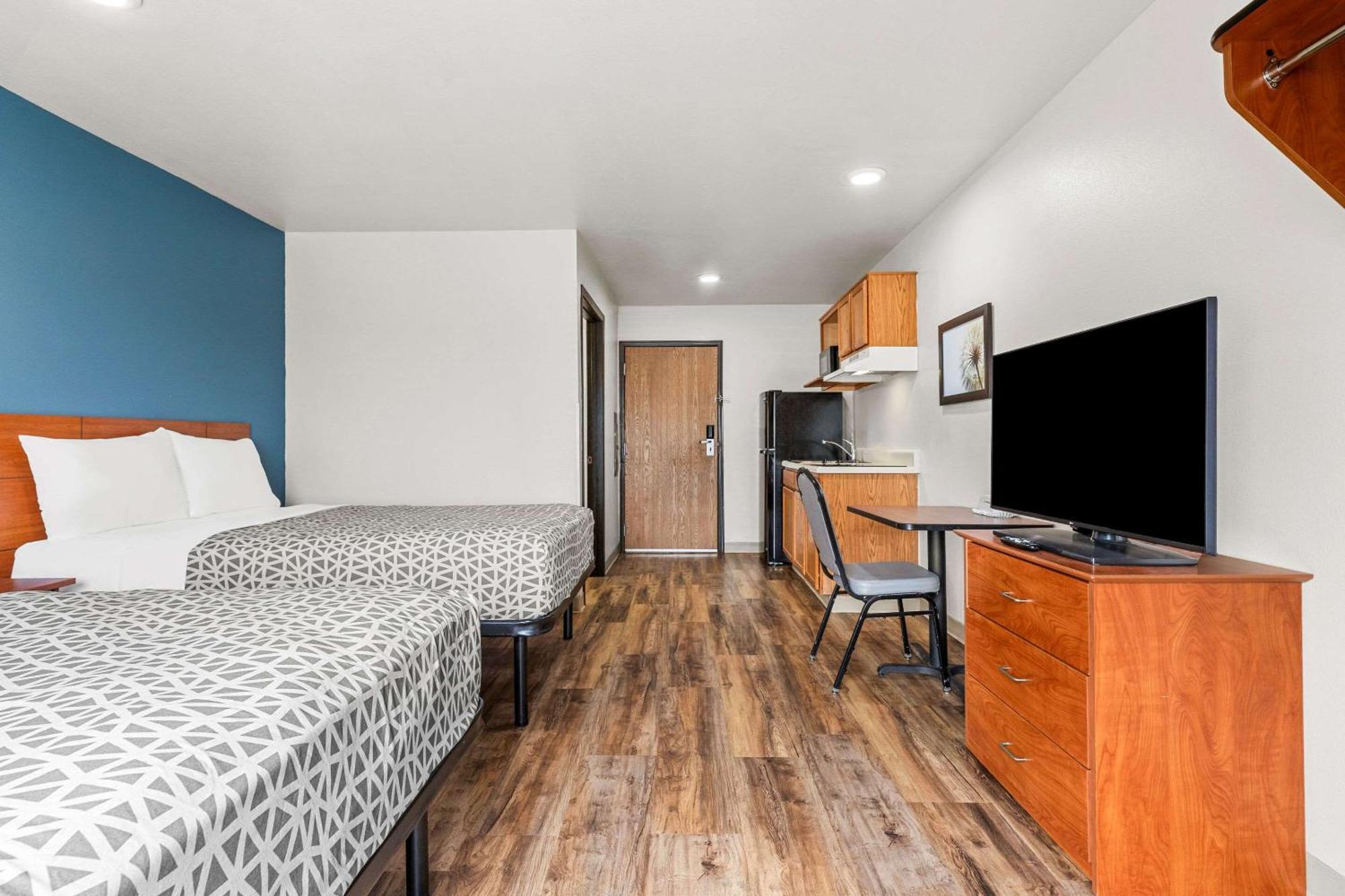 Woodspring Suites Тълса Екстериор снимка