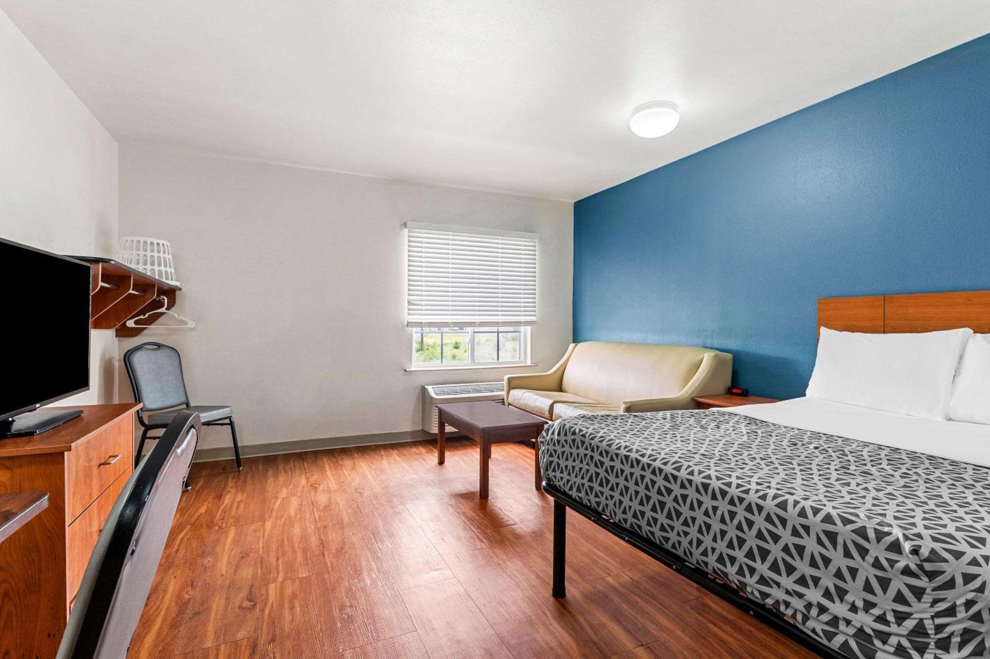 Woodspring Suites Тълса Екстериор снимка