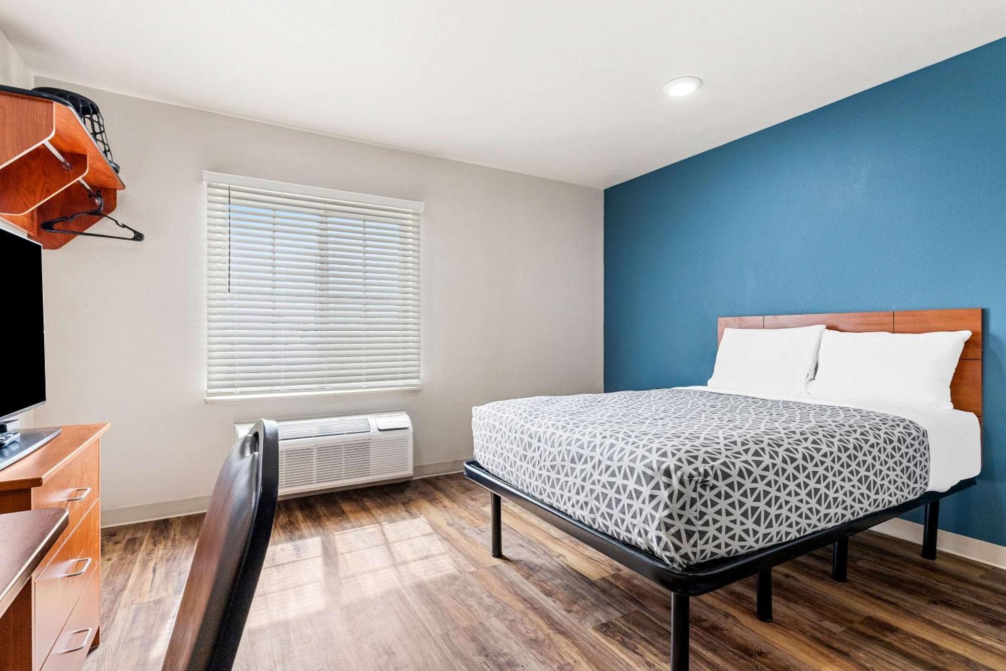Woodspring Suites Тълса Екстериор снимка