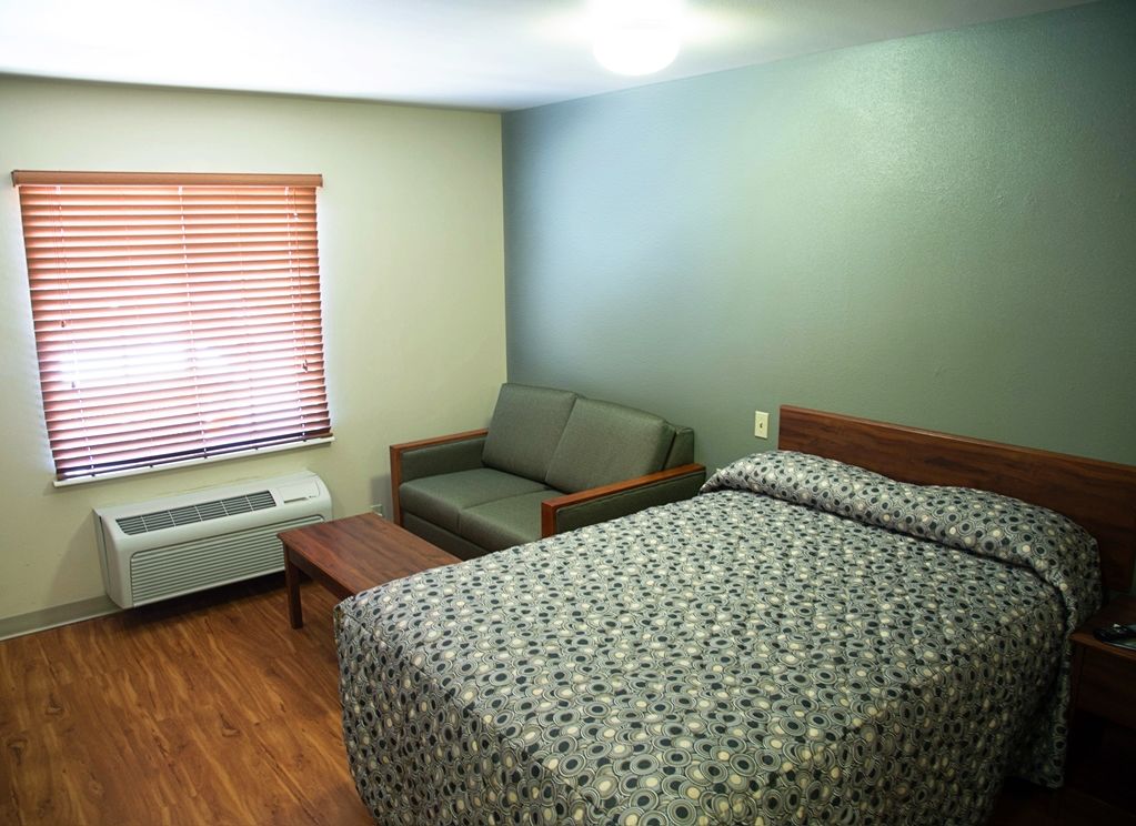 Woodspring Suites Тълса Стая снимка