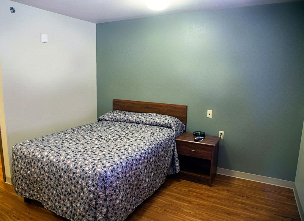 Woodspring Suites Тълса Стая снимка